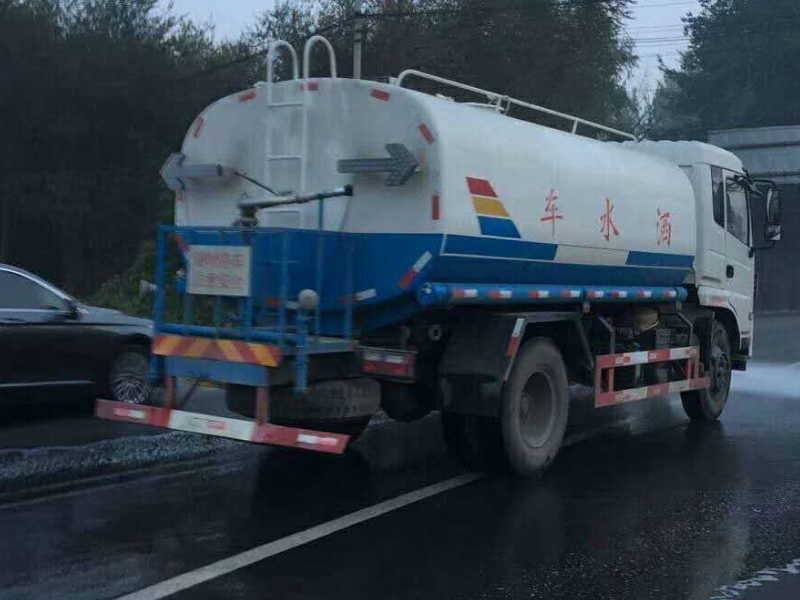 河西气象台路专治卫生间反臭味 换潜水艇地漏马桶疏通